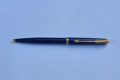 עט PARKER 75 LAPIS BLUE , כדורי , שנות ה 70 , מצב חדש , אורך 12.7