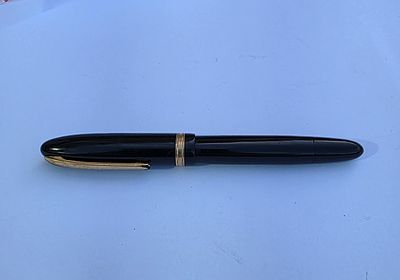 עט OSMIA PROGRESS SUPRA נובע עם משאבה , גרמנית , ציפורן זהב 14 קראט כותבת M ,אורך 