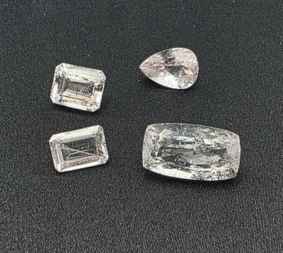 לוט 4 אבני מורגנייט מלוטשות, משקל 23.9 קראט, תכלילים וערוצים פנימיים, הוצאו מבריפקה 