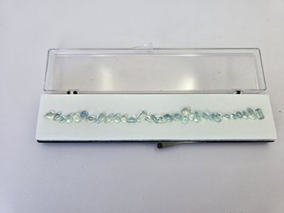 לוט 30 אבני אקווה מארין מלוטשות סופר AAA+++, משקל 30 קראט, מגיעות בקופסת תצוגה עם תג 