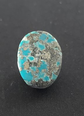 אבן טורקיז אפגניסטן מלוטשת, 15.5 קראט, נדירה, הוצאה מבריפקה עם תג מחיר של 20$ לקראט 