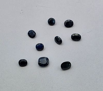 לוט 9 אבני ספיר מלוטשות סופר AAA+++, משקל 6 קראט, מגיעות בבריפקה עם תג מחיר של 50$ 