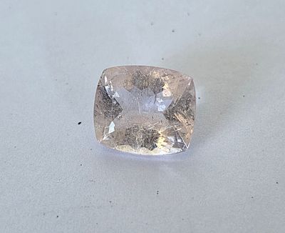 אבן מורגנייט מלוטשת, נדירה, 17.5 קראט, צבע יפה, תכלילים פנימיים, הוצאה מבריפקה עם תג 