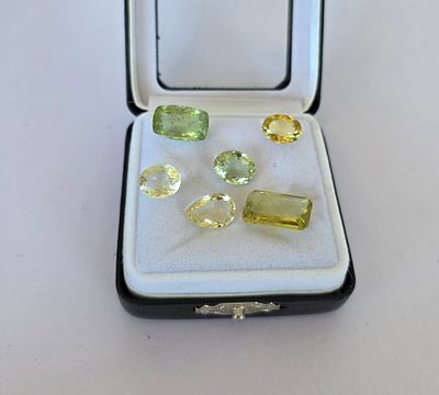 לוט 6 אבני אליודור מלוטשות סופר AAA+++ משקל 23 קראט, נדירות, מגיעות בקופסת תצוגה עם 