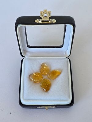 לוט 4 אבני טופז צהוב מלוטשות ומגולפות, ברמה גבוהה ביותר, 18.5 קראט, מגיעות בקופסת 