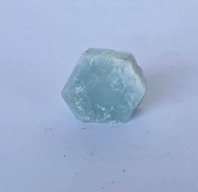 גביש אקווה מארין, 120 קראט, הוצא מבריפקה עם תג מחיר של 4$ לקראט, טבעי מהכספת באחריות 