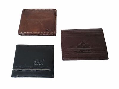 לוט 3 ארנקי עור שונים לגבר, שנים חדשים לגמרי והשלישי כמעט חדש .מידה ממוצעת 