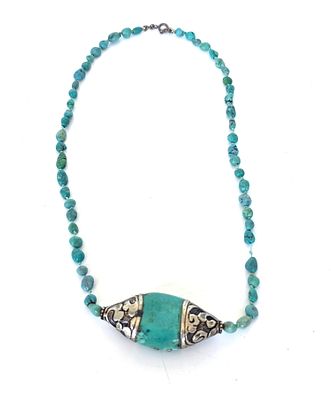 מחרוזת טורקיזים ישנה משולבת כסף , אורך במצב פתוח 45 ס"מ