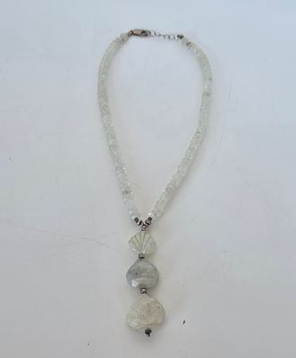 מחרוזת אבני מונסטון הכוללת 3 תליוני מונסטון ריינבו, פריט יפהפה, אורך 28 במצב 