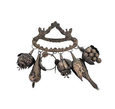 קישוט לסוכה עשוי כסף, עתיק, תקופת סוף המאה ה19, עבודת אמן, תליוני פירות כסמלים 