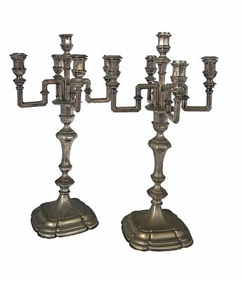 זוג פמוטי כסף 12, חתומים 12 וחתימת האמן עתיקים ומיוחדים ביותר, מאוסף משפחת שוקן .סך 