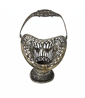 סלסלת כסף עשויה בעבודת חסר מיוחדת,חתומה סטרלינג 930 וחותמות מלאות, משקל 142 גרם 