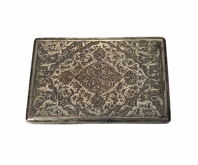 קופסת סיגריות מכסף (נבדק), משקל 160 גרם, מידות 12X8. בתוך הקופסה חותמת 585- ייתכן 