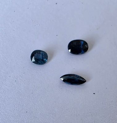 לוט 3 אבני ספיר ציילוני מלוטשות סופר AAAּ+++, משקל 2.2 קראט, מגיעות בבריפקה עם תג 