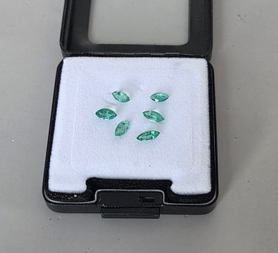 לוט 6 אבני אמרלד זמביה מלוטשות סופר AAAּ+++, משקל 2 קראט, שקופות ונוצצות, מגיעות 