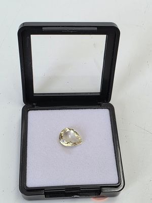 אבן אליודור בריל מלוטשת סופר AAAּ+++, משקל 3.55 קראט, שקופה ונוצצת, באיכת גבוהה 