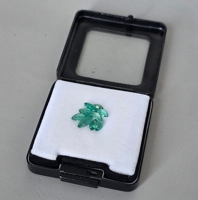 לוט 9 אבני אמרלד זמביה מלוטשות סופר AAAּ+++, משקל 3.88 קראט, ברמה גבוהה ביותר 