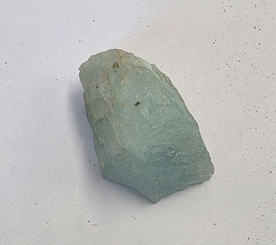 גביש אקווה מארין גדול, 422 קראט, מגיע עם תג מחיר של 3$ לקראט, טבעי מהכספת באחריות 