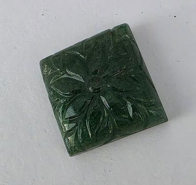 אבן אמרלד מלוטשת ומגולפת, גדולה מאוד, 56.5 קראט, טבעית מהכספת באחריות מלאה