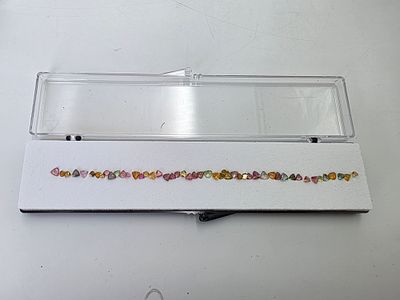 לוט אבני טורמלין מיקס קולור מלוטשות סופר AAAּ+++, משקל 8.45 קראט, שקופות ונוצצות 