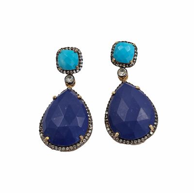 זוג עגילי כסף משובצים אבני לפיס לזולי מלוטשות ויהלומים, בחלק התחתון כנראה טורקיזים 