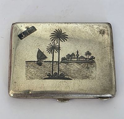 קופסת כסף עיראקית מעוטרת בעבודת ניילו משני הצדדים , גודל 8.5x7 , משקל 93 גרם