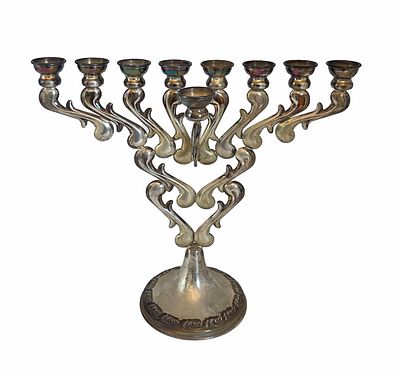 חנוכיה מכסף 925 חתומה , גודל 24x27 , משקל 224 גרם