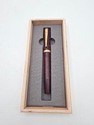 עט נובע תוצרת MAGNA CARTA, דגם 600,ציפורן זהב 14 קראט, בקופסה מקורית, אורך 15