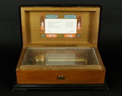 Старинная МУЗЫКАЛЬНАЯ ШКАТУЛКА
REUGE SAINTE-CROIX СО СТРУНАМИ.
Фабрика &laquo;Reuge&raquo;. Швейцария. 