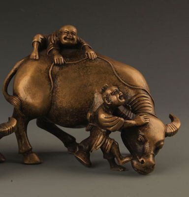 Китайская БРОНЗОВАЯ ФИГУРА 
19 века “МАЛЬЧИК С БУЙВОЛОМ“
Высота~13 см. Ширина~17 см.
В хорошем 