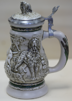 Керамическая пивная кружка Avon, Бразилия. 
Со сценой охотничьих собак. 
С декоративной крышкой 