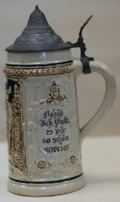 Старинная немецкая керамическая пивная кружка с охотничьими сценами на лошадях. Клеймо Германии 