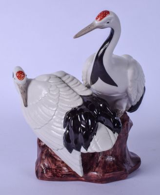 Фарфоровая группа в виде двух журавлей, сидящих на камне. Япония, Н=17 см.