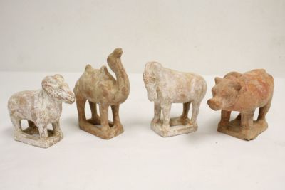 Четыре керамические фигурки животных в стиле империи Хань, H=11-14 см. Цена указана за 4 штуки.