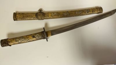 Старинный японский резной костяной кинжал танто. Костяные ножны и рукоять , украшенная 