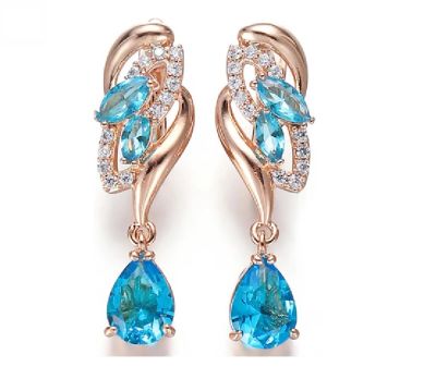 Качественные серьги-подвески с фианитами (выращенные бриллианты) и небесно-голубыми кубическими 