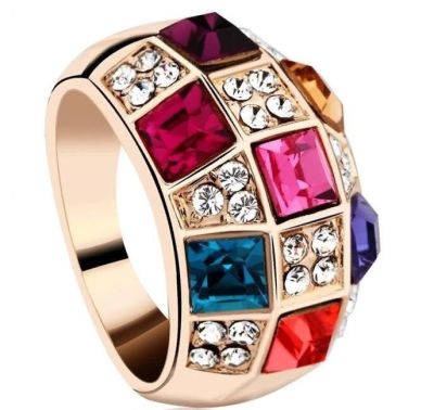 Модное женское кольцо с разноцветными кубическими циркониями цвета полихромного турмалина 