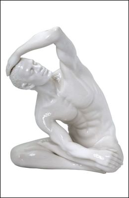 Фигура &laquo;Обнаженный мужчина 009&raquo; из тонкого глянцевого фарфора, цвет белый. Размеры: высота 19 