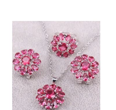 Комплект из колье, кольца и серёг с розовым цирконом из серебра 925 пробы с клеймом. Выглядит 