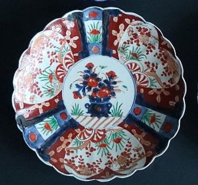 Большая тарелка Имари Арита периода Meiji - Shōwa (1868-1989). D=31 см.