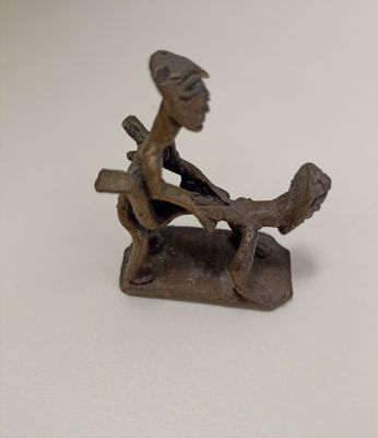 Старинная африканская гиря для взвешивания &laquo;Любящая пара-3&raquo;
Бронза. Редкий экспонат.
Регион: 