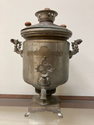 Самовар жаровой с обилием медалей, гравировка: «Фабрика Р. А. Тейле в Туле»
Тейле – поставщики 