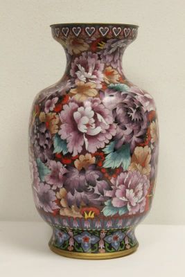 Большая очень красивая китайская ваза с перегородчатой эмалью (техника Cloisonne) и богатым 