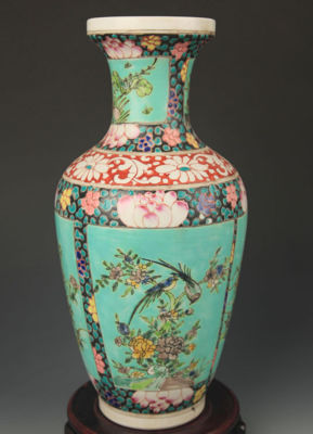 Большая старинная китайская фарфоровая ваза FAMILLE ROSE с цветами и птицами. Возможный период 