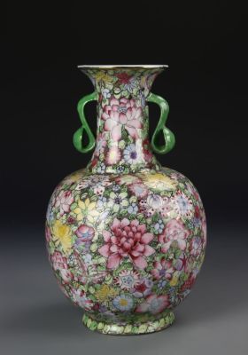 Живописная китайская фарфоровая ваза Family Rose, ручная роспись сложной композиции из роз. Н=30 см.