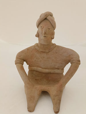 Глиняная антропоморфная скульптура. Характерный образец культуры Мезоамерики (Мексиканская 