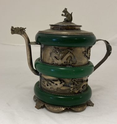 Антикварная медная курильница с крышкой. Оформлена декоративным зеленым камнем и рельефными 