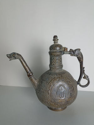 Старинный восточный бронзовый/медный кумган: узкогорлый кувшин с носиком. 
Ближний Восток 