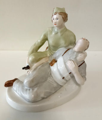 Статуэтка &laquo;Испанская дружинница с раненым бойцом&raquo;
Автор модели Марчук Р. (1930г.)
Городницкий 