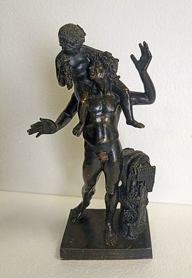 Бронзовая фигура Пана – древнегреческого бога пастушества и скотоводства, плодородия и дикой 